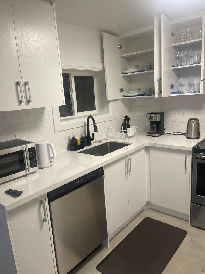 Bright Parkdale Court - Little Portugal W/ Free Parking Διαμέρισμα Τορόντο Εξωτερικό φωτογραφία